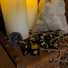 Load image into Gallery viewer, Green Parrot Adventure Dice Set
